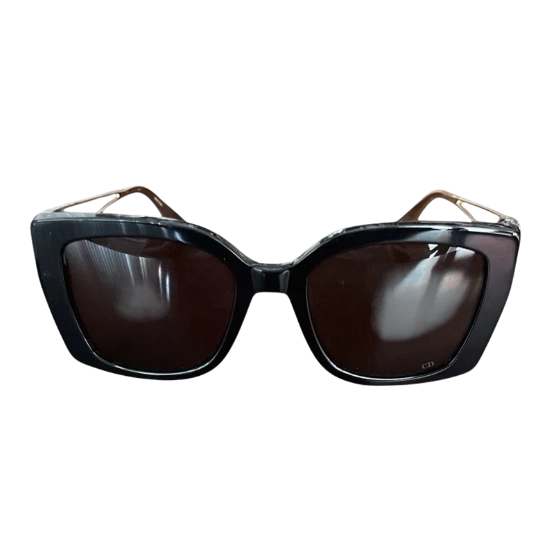 Dior	30 Montaigne s131 12A0